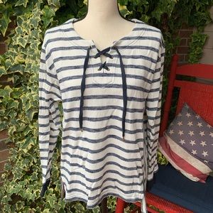 🧡 50% off bundles!  Navy & White sweatshirt